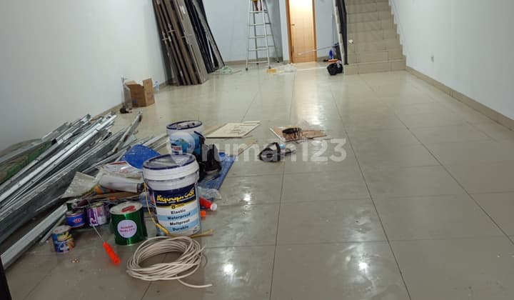 Dijual Ruko 3 Lantai di Cempaka Putih.bebas Banjir