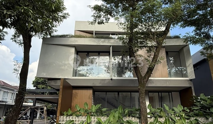 Jual Rumah Hoek Brand New Architect Design 3 Lantai - Foresta BSD