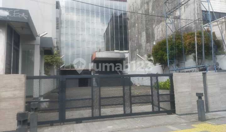 Gedung 4 Lantai Kramat Jakarta Pusat Lokasi Strategis