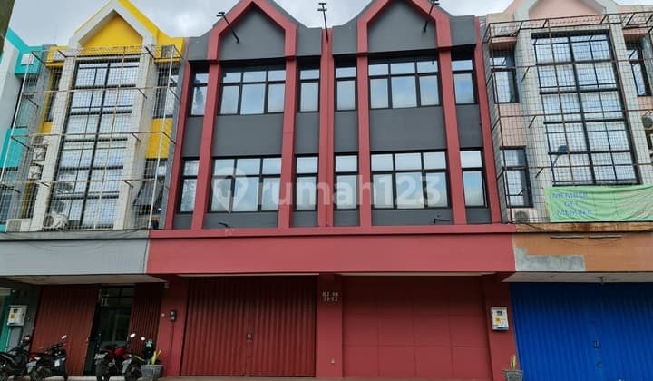 Ruko 3 Lantai Gandeng Gading Serpong Lokasi Strategis