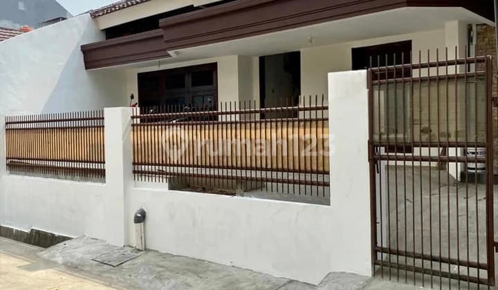 Exclusive Boarding House with Super Strategic Location in Grogol