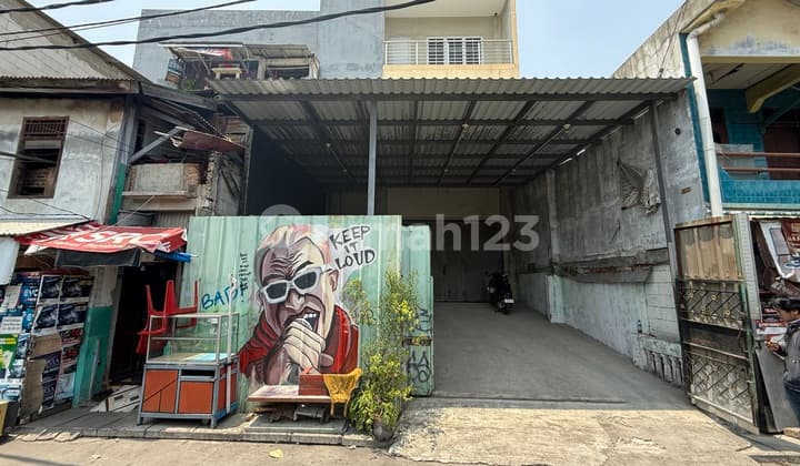 Large 3-Story Building Ready for Finishing - Floor Area 600 m², Building Area ±400 m² - Easy Car Access & Spacious Parking