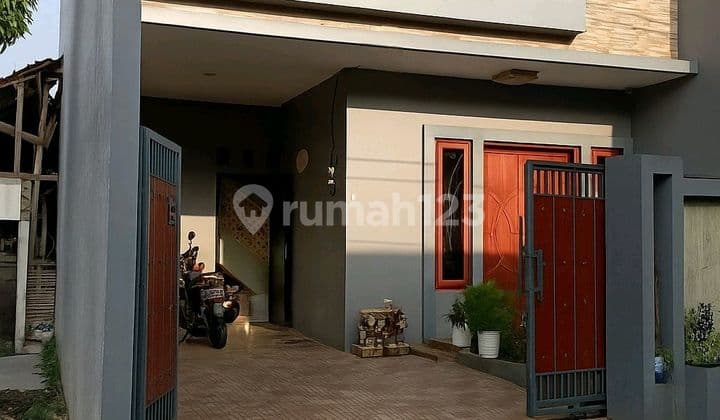 Rumah Dua Lantai Di Jurang Mangu Timur