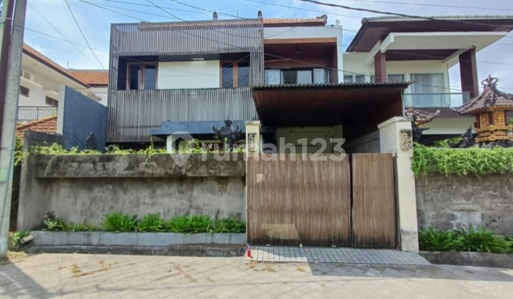 Rumah 3 Kamar Full Furnished di lokasi strategis