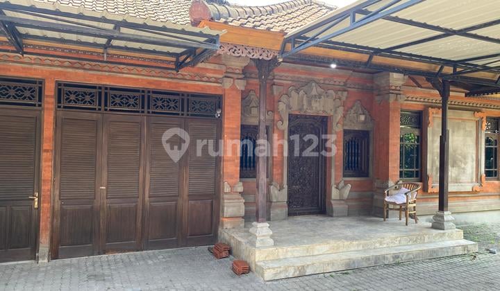 4+1 Bedroom House on Soka Street, Denpasar