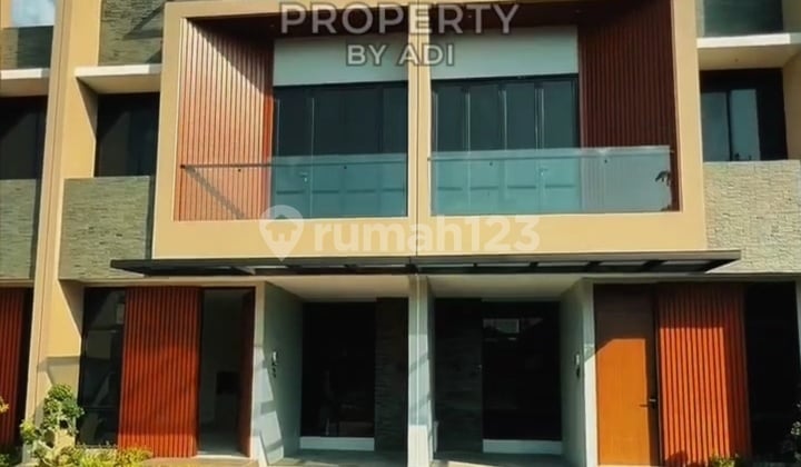 Dijual Rumah 3 Lantai Selangkah Dari Toll di Jakarta Barat #Wy39