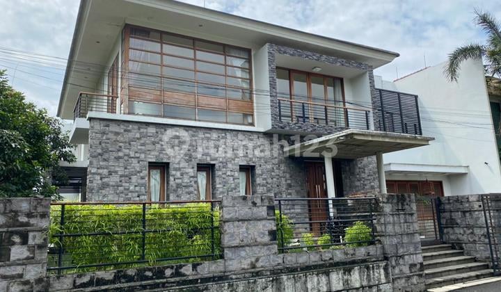 Dijual Rumah Elite dan Strategis, di Griya Bantar Sentosa #Wy28