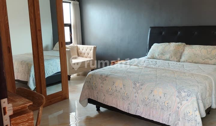 Rumah Dua Lantai Kesambi Fully Furnished SHM IMB Bebas Banjir Strategis