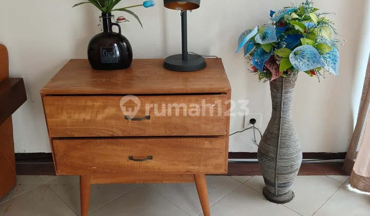 Villa Fully Furnished, 2 Floors, 3 Rooms, Strategic Location Near the Beach