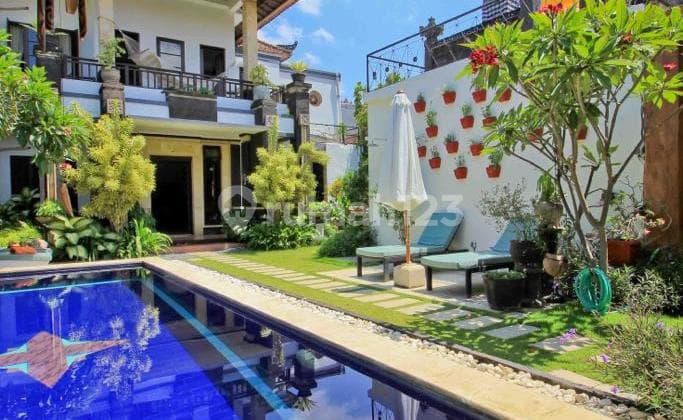 Dijual 5Br Villa Kerobokan Taman Sari