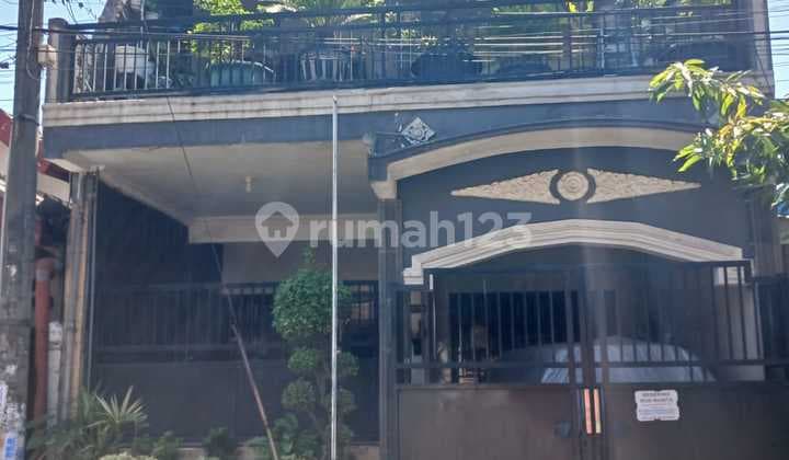 Rumah Mewah SHM 3 Lantai di Kebraon, Dekat Pusat Perbelajaan