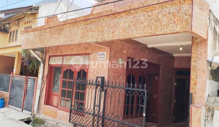 For Sale: 3-Story House in Margahayu Jaya Housing Complex, Bekasi