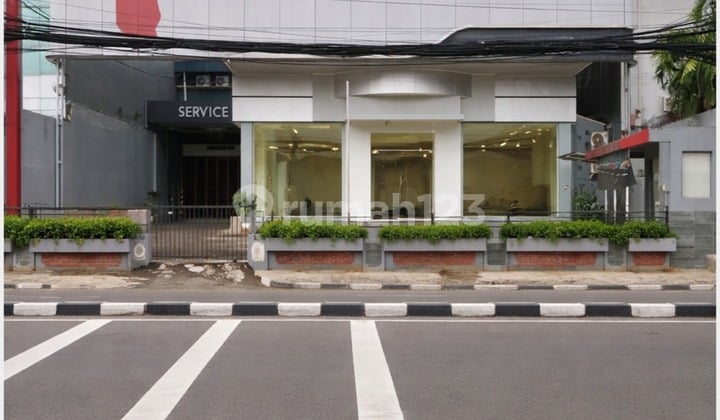 Disewakan Showroom Mobil + Bengkel + Kantor + Mess - Jakarta Pusat (Rare Full Business Setup)