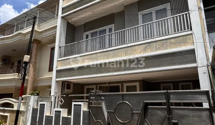 Rumah Siap Huni di Jakarta Utara, Lokasi Strategis.