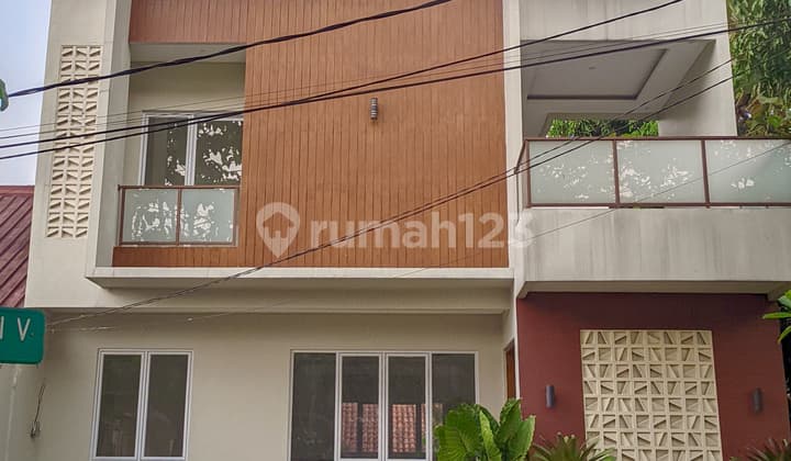 DIJUAL Rumah 2 lantai dengan private pool di Sentul City, Bogor