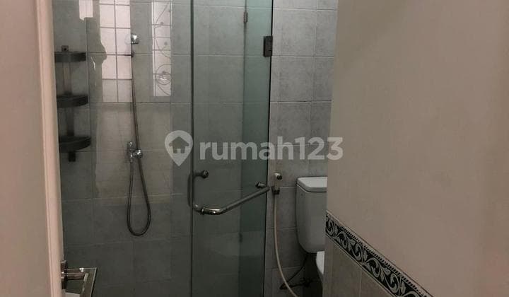 Rumah Hook Dengan Kolam Renang Pribadi di Sentul City - SHM