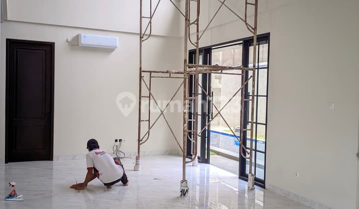 Rumah 2 Lantai Bagus Dengan Konsep Bali di Sentul City