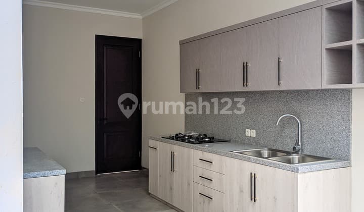 Rumah 2 Lantai Bagus Dengan Konsep Bali di Sentul City