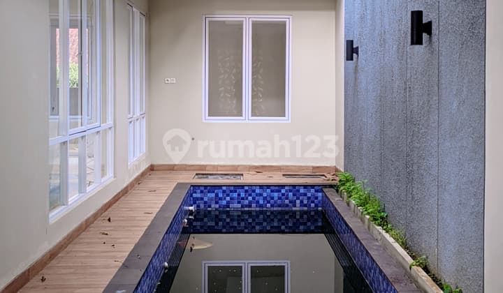 DIJUAL Rumah 2 lantai dengan private pool di Sentul City, Bogor