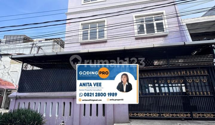 Rumah 3 Lantai Jelambar Indraloka Ruas Jalan Lebar