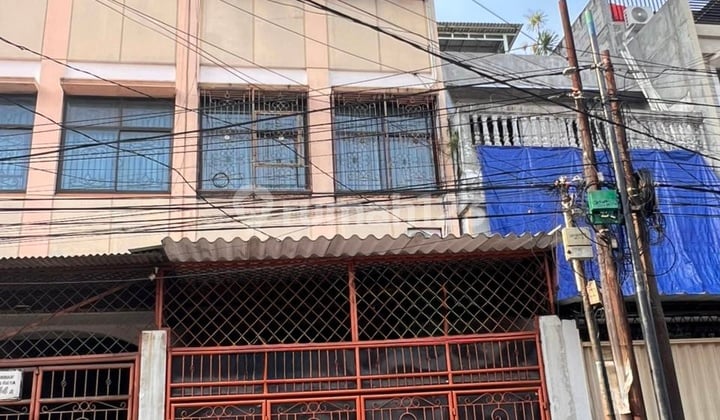 Rumah Di Jelambar Utama Raya Depan Jalan Luas