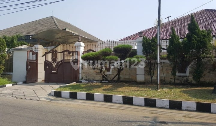 Rumah Klasik Jemursari Dekat Nginden Ahmad Yani Surabaya Selatan