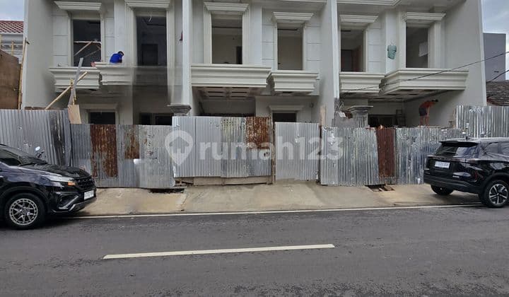 New Classic Design Houses with Wide Roads in Cempaka Putih