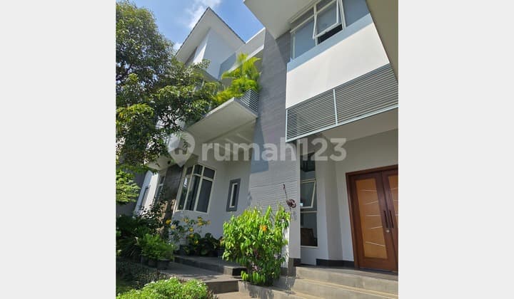 Rumah Cantik Marmer, High Ceiling di Telaga Golf BSD, Tangerang Selatan