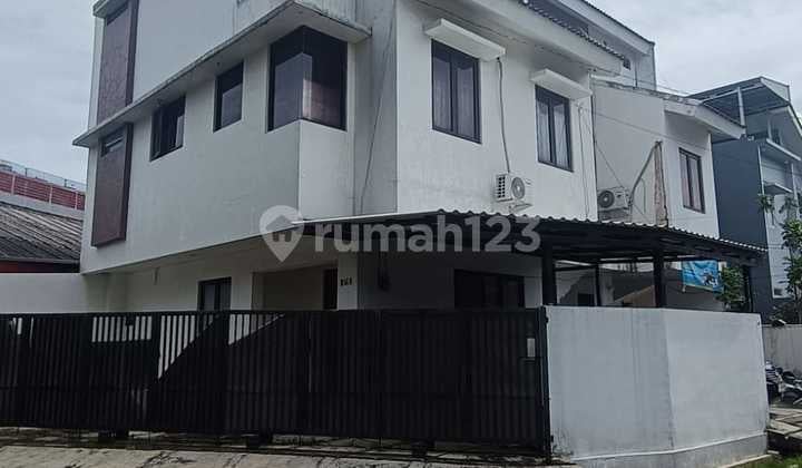 Rumah Lt 108M² Hoek di Perum Depkes Ps Minggu Jakarta Selatan