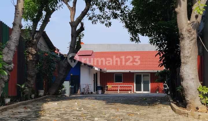 Bangunan Komersil di Jl Panjang Kedoya Selatan Jakarta Barat