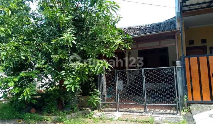 Rumah Lama di Perum Griya Loka Jl Melinjo Raya Bsd Tangerang