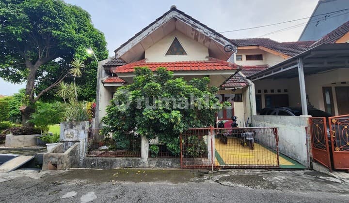 Rumah Hook dekat mall dan Tol di Galaxy Bekasi