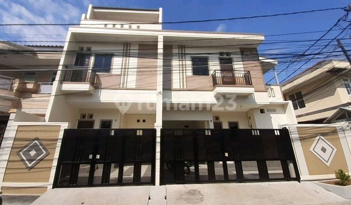 Rumah Brand New 3 Lantai Di Duri Kepa, Jakarta Barat