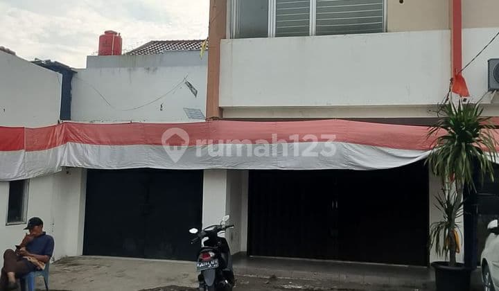 Translation to English:
"For Sale 2-Story Shop House + Garage at Blossom Residence"