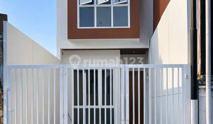 Rumah Baru Minimalis 2 Lantai Dekat Binus & Tol Kebon Jeruk