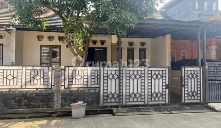 Rumah Dalam Komplek Dekat Bandara Pd Cabe - Deket ke MRT