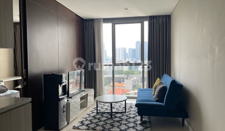 Cozy Compact Apartment At The Orchard Satrio