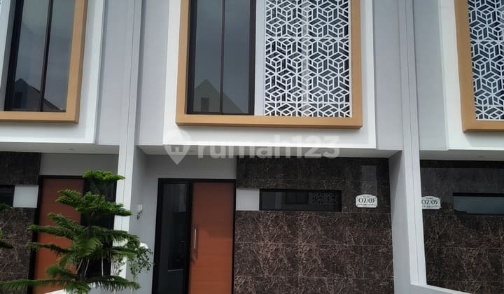 Rumah 2 Lantai , Ready Stock , By Chalidana