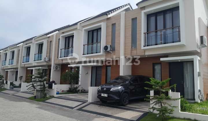 Rumah Dijual , 2 Lantai 3 Kamar , Lokasi Barat Surabaya