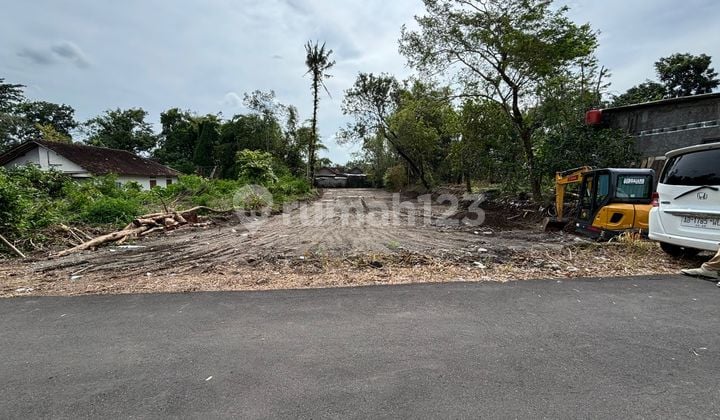Tanah SHM Asri Cocok untuk Villa Tropis di Sleman Timur