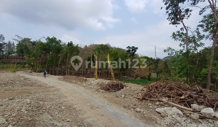 Murah! Tanah SHM Pleret Bantul dengan View Perbukitan Luas