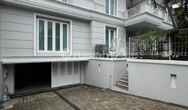 Disewakan Rumah Mewah Area Tenang Siap Huni