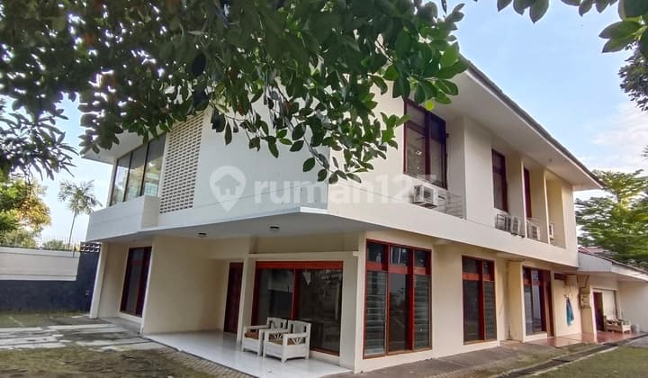 Disewakan Rumah Bagus Siap Huni dan Cocok untuk Kantor