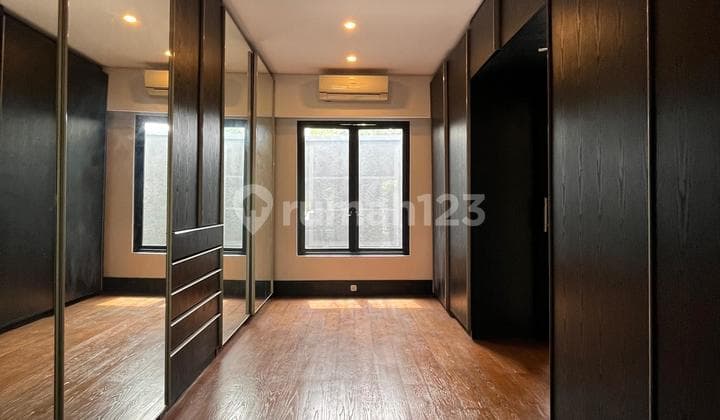 Dijual Rumah Mewah 2 Lantai SHM Siap Huni