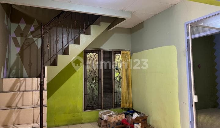 Dekat Akses Tol, Rumah, 2 Lantai, SHM, Dekat Sekolah Negeri, di Serua