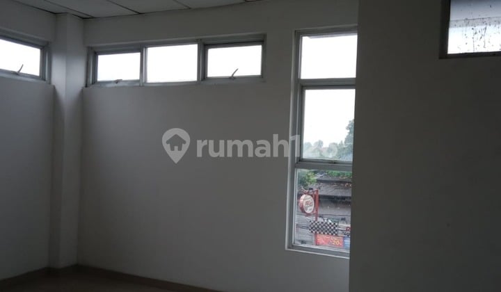 Dekat Akses Tol, Ruko, 3 Lantai, SHM, Dekat Pusat Perbelanjaan, Bebas Banjir