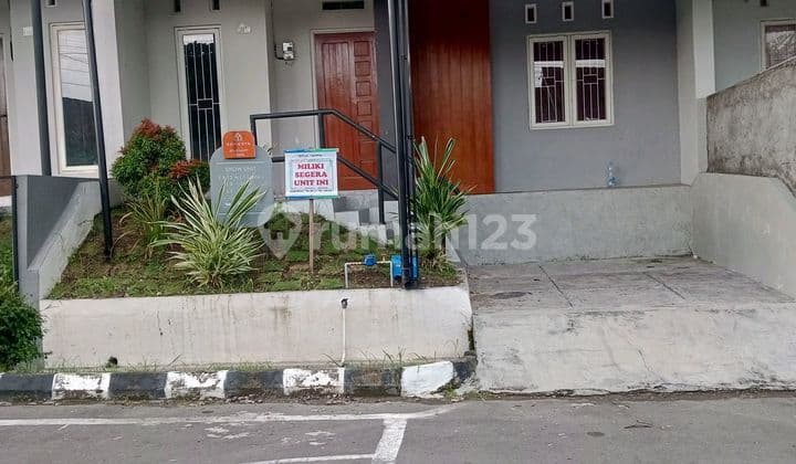 Rumah Murah Dekat Uns Rumah Bagus SHM di no. 76 - 78, Jl. Lawu Raya, Jeruksawit, Gondangrejo, Karanganyar, Jawa Tengah, Indonesia, 57188, Gondangrejo