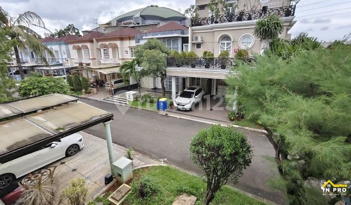 Gading Riviera Hook House, Kelapa Gading Facing Field & Park