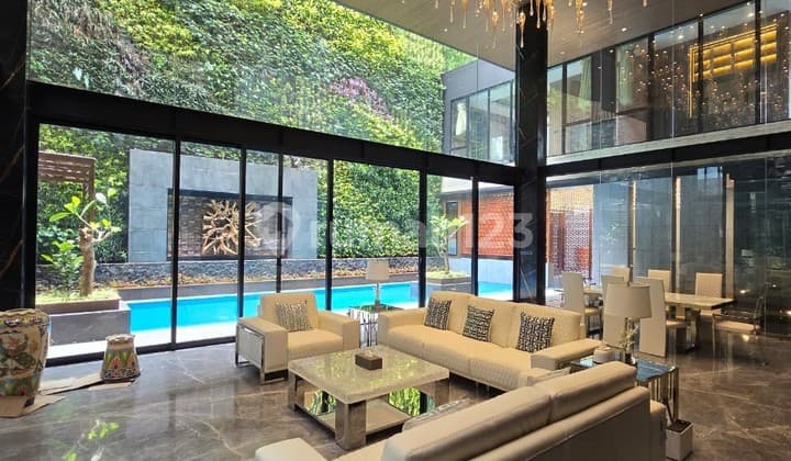 Luxury and Modern Trimaran Permai Pik House, North Jakarta