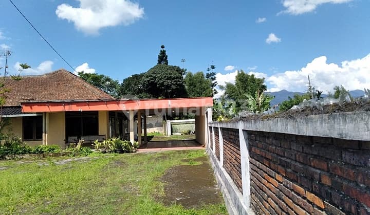 Villa 1 Lantai Hitung Tanah Strategis. View Menarik Sanggat Bagus